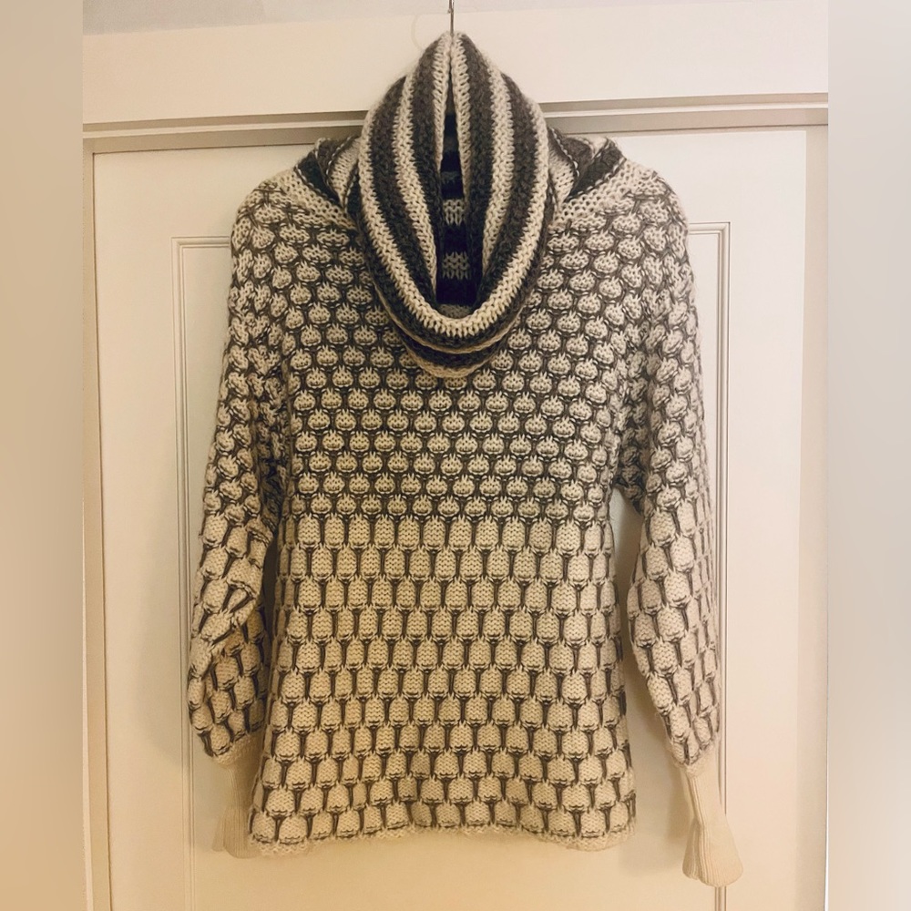 UNITED COLORS OF BENETTON Gray and Cream knit wool sweater with cowl neck. SZ S